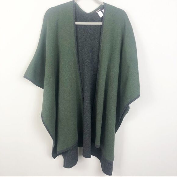 KERISMA | Reversible Green & Gray Cape - Picture 1 of 7